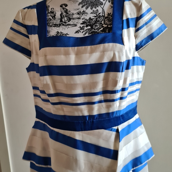 Fabulous statement peplum dress with stripes - Picture 3 of 12